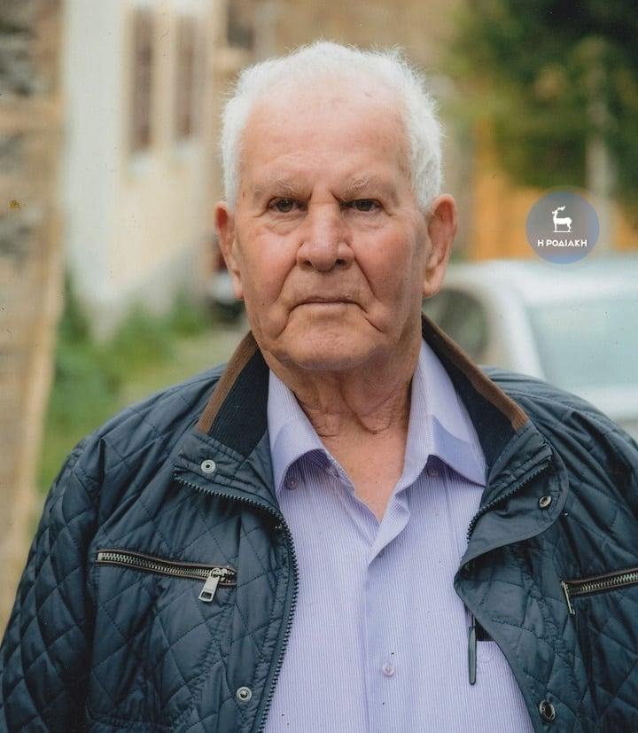 Η απίστευτη ιστορία του 76χρονου κύριου Λευτέρη – Παντρεύτηκε στα 16 και πλέον έχει 10 εγγόνια, 10 δισέγγονα και τρισέγγονο 1 26c28dac421d90115bc523931f5afb79