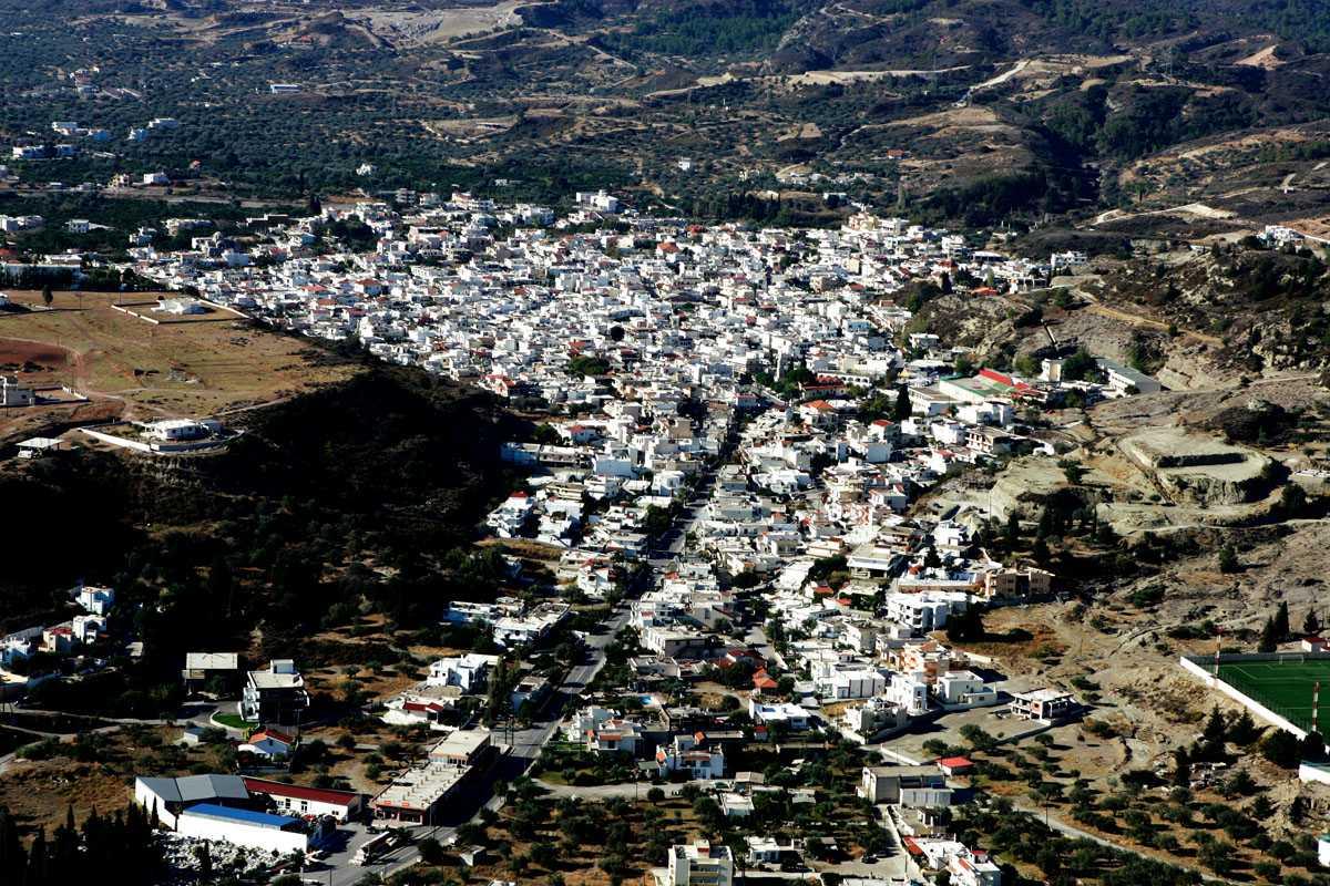 Η απίστευτη ιστορία του 76χρονου κύριου Λευτέρη – Παντρεύτηκε στα 16 και πλέον έχει 10 εγγόνια, 10 δισέγγονα και τρισέγγονο 2 afandou 292169