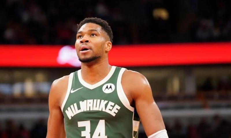 Νέα αποκάλυψη για Γιάννη - Οι 4 υποψήφιες ομάδες να τον αποκτήσουν