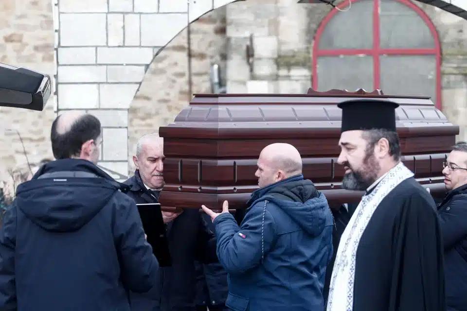 kideia agapi mpounova 1.jpg