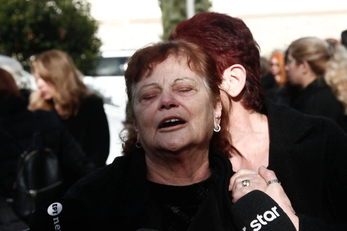 Βιολάντα: Θρήνος στην κηδεία της 44χρονης Έλενας Κατσαρού που σκοτώθηκε στην έκρηξη στο εργοστάσιο 2 elena katsarou eurok45 scaled 1