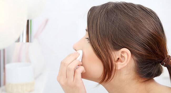 Αμυγδαλέλαιο: 27 κόλπα ομορφιάς για απαλή επιδερμίδα, νεανικό πρόσωπο, δυνατά μαλλιά και γερά νύχια 4 20201115 5fb16fc6286e8