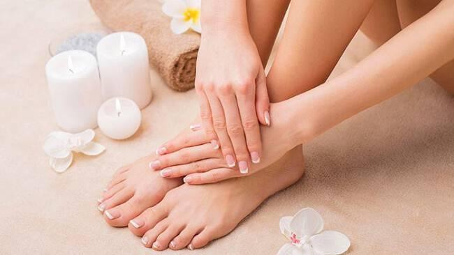 Αμυγδαλέλαιο: 27 κόλπα ομορφιάς για απαλή επιδερμίδα, νεανικό πρόσωπο, δυνατά μαλλιά και γερά νύχια 6 20201115 5fb16fc673364