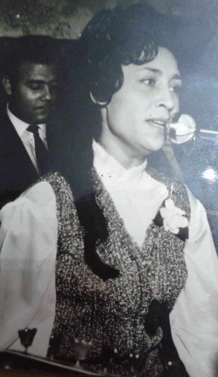 «Έσβησε» πάμφτωχη και ξεχασμένη, Κηδεύτηκε με δαπάνη του γραφείου τελετών: Η μεγάλη λαϊκή φωνή! 4 messenger creation cac6d0e6 8149 4646 99a1 b650708f4470 768x1328 1