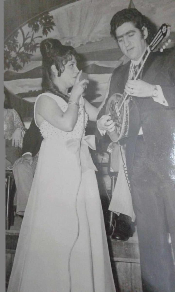 «Έσβησε» πάμφτωχη και ξεχασμένη, Κηδεύτηκε με δαπάνη του γραφείου τελετών: Η μεγάλη λαϊκή φωνή! 6 messenger creation 4999062d 71a9 4762 8a66 b6856ccb380f 768x1280 1