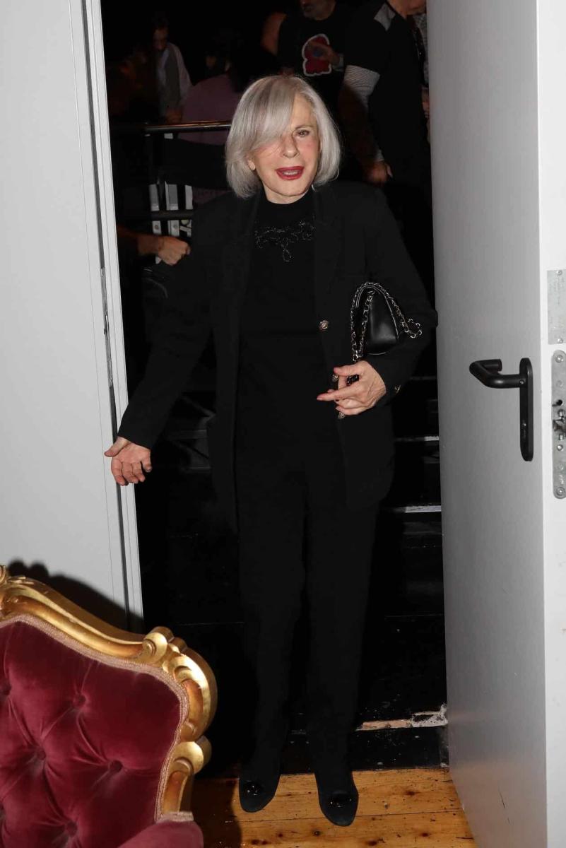 Πώς είναι σήμερα στα 84 η πασίγνωστη ηθοποιός και τραγουδίστρια του ελληνικού κινηματογράφου 3 eleni roda 1