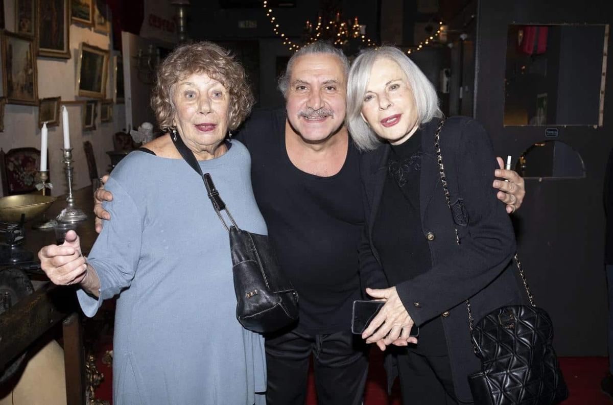 Πώς είναι σήμερα στα 84 η πασίγνωστη ηθοποιός και τραγουδίστρια του ελληνικού κινηματογράφου 5 eleni roda 3