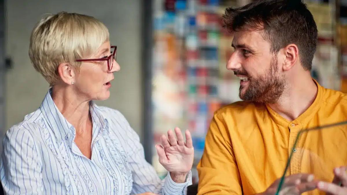 Είμαι 60 ετών παντρεμένη και μου την πέφτει ένας 30άρης. Τι να κάνω; 3 mentor 1800 igor mojzes alamy