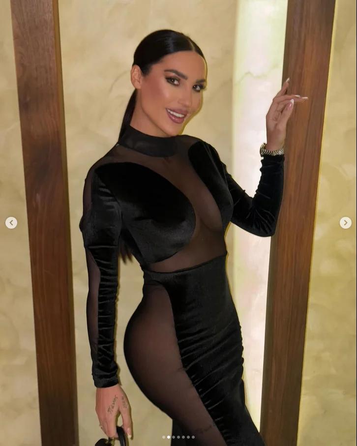 screenshot 2025 02 25 at 00 37 22 zetl lady theo17 bull fwtografies kai binteo sto instagram