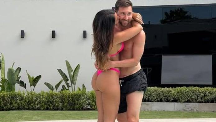 Ο Λιονέλ Μέσι «χάνει το μυαλό» με την Αντονέλα δίπλα στην πισίνα (ΦΩΤΟ)