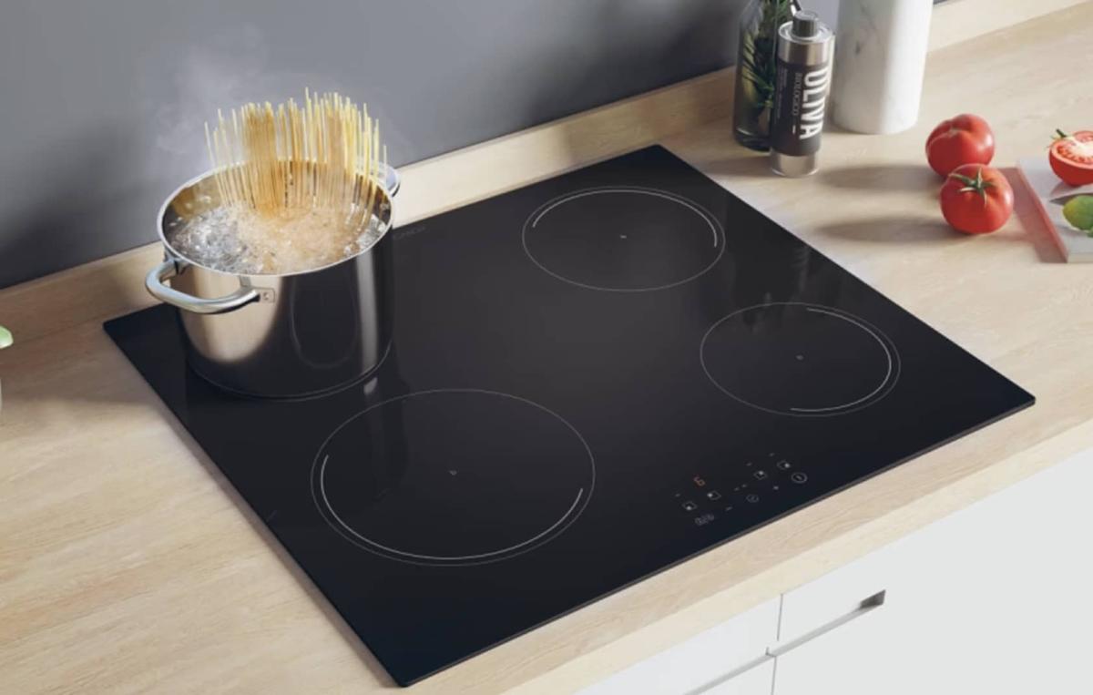 Ξέρει καλά η γιαγιά: Το κόλπο με το αλουμινόχαρτο για έναν πεντακάθαρο φούρνο 7 stigmiotypo othonis 2025 09 10 02.32.42