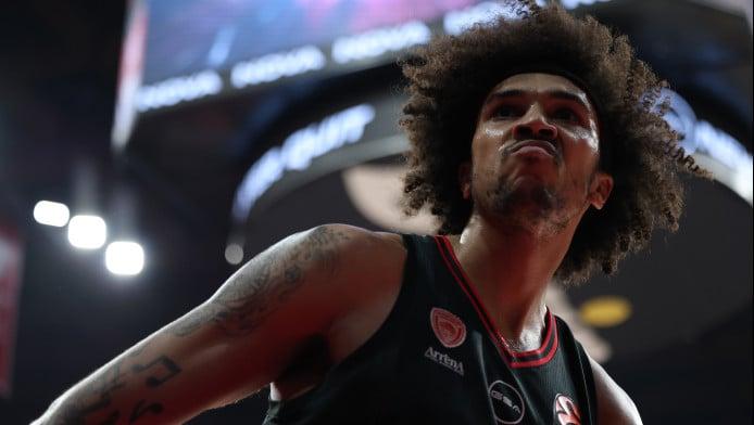 Vlog Παπαβασιλείου: Τα ρεκόρ του Ολυμπιακού που δεν… βλέπει κανέναν! (Vid)