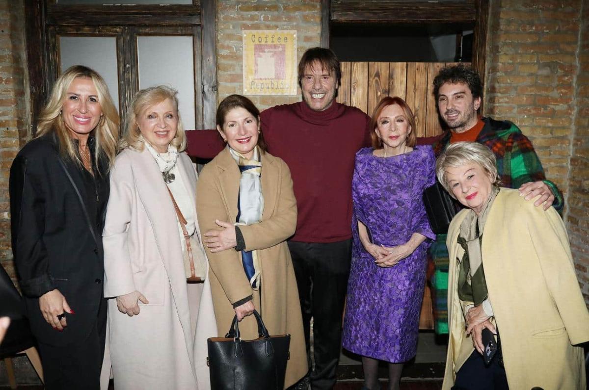 Στράτος stratos