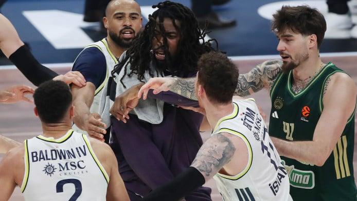 Τι έκανε ο Μπόλντγουιν μετά το 3ποντο και πώς του όρμησε ο Λεσόρ! (ΒΙΝΤΕΟ)