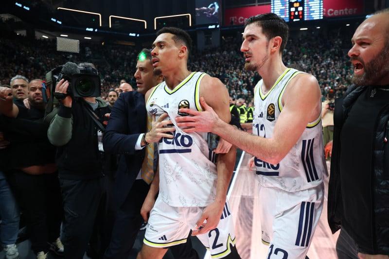 Τι έκανε ο Μπόλντγουιν μετά το 3ποντο και πώς του όρμησε ο Λεσόρ! (ΒΙΝΤΕΟ)