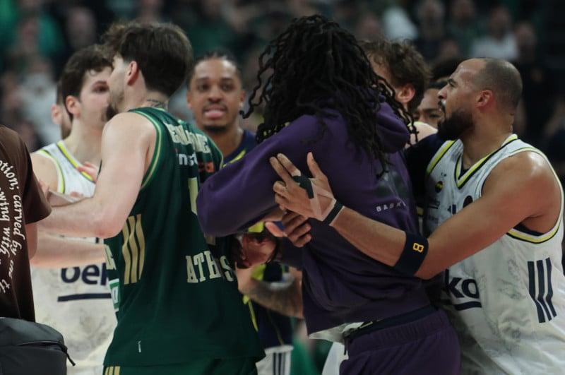 Τι έκανε ο Μπόλντγουιν μετά το 3ποντο και πώς του όρμησε ο Λεσόρ! (ΒΙΝΤΕΟ)