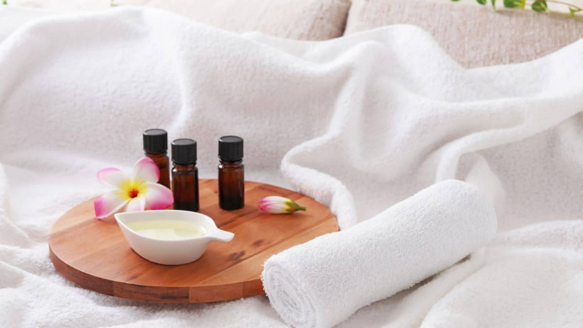 blending essential oils