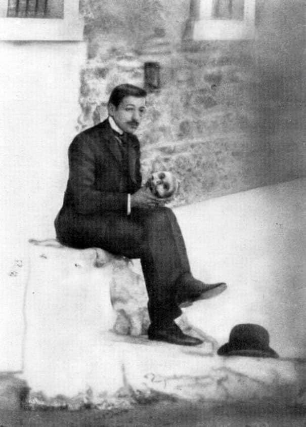 Γεώργιος Παπανικολάου: Ο άνθρωπος που όλες οι γuναίκες οφεiλουν εuγνωμοσύνη 5 69 1