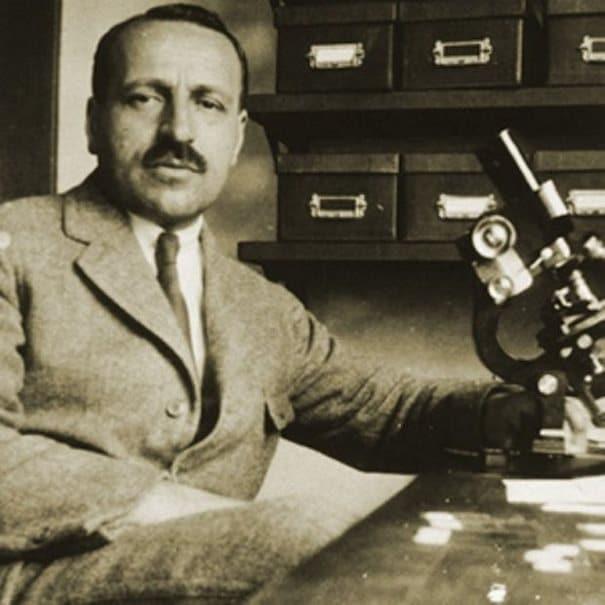 Γεώργιος Παπανικολάου: Ο άνθρωπος που όλες οι γuναίκες οφεiλουν εuγνωμοσύνη 7 71 1