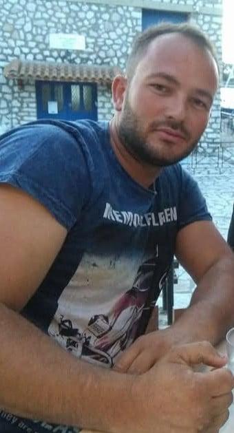 Βαρύ πένθος στην Εύβοια για τον θάνατο του Μιχάλη και του Χρήστου που σκοτώθηκαν από ηλεκτροπληξία στη Βάρη 2 to simeio pou pethanan apo ilektroplixia oi dyo ergates stin vari 2