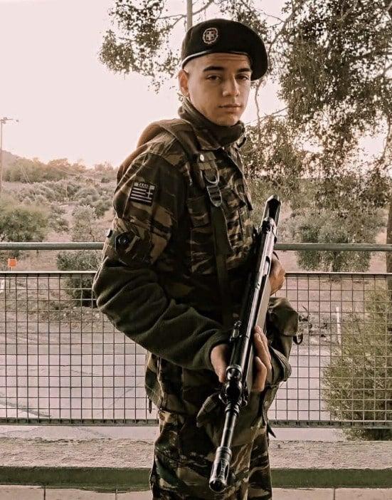 Βαρύ πένθος στην Εύβοια για τον θάνατο του Μιχάλη και του Χρήστου που σκοτώθηκαν από ηλεκτροπληξία στη Βάρη 3 to simeio pou pethanan apo ilektroplixia oi dyo ergates stin vari 1