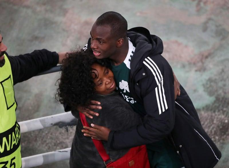 Φοβερό! Τί έκανε ο Τετέι μετά το τέλος του αγώνα με Πλζεν - Φοβερή στιγμή