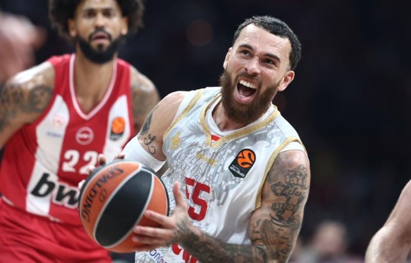 Πρώτο χτύπημα Αγγελόπουλων με 4αρι και φήμες για Τζέιμς - Διπλή αποχώρηση!