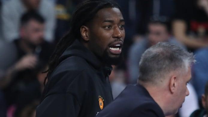 ΒΙΝΤΕΟ από τη ρατσιστική επίθεση - Έξαλλος Λεσόρ: "Μπροστά στα μάτια τους" 