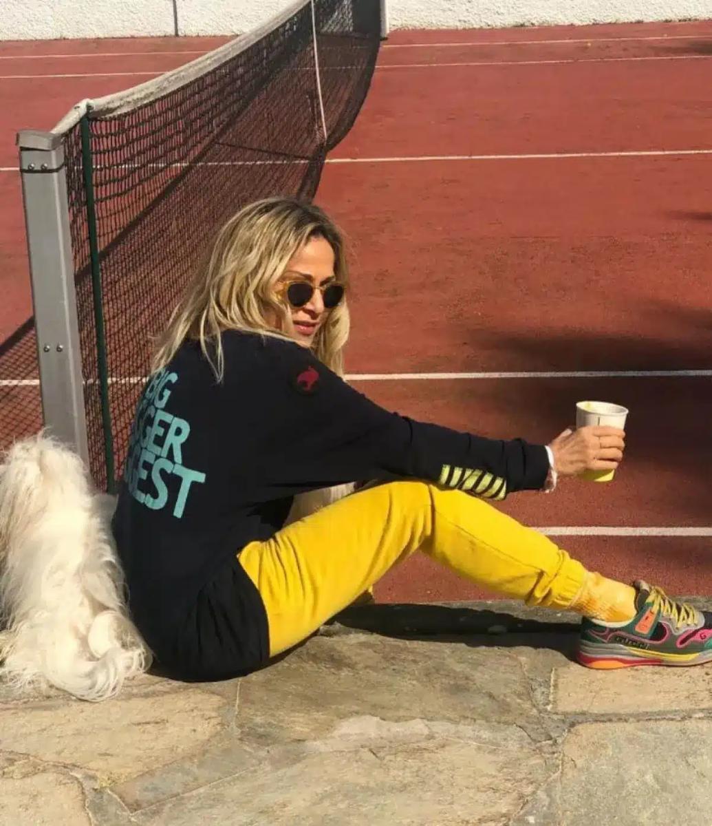 bissi spiti tenis.jpg