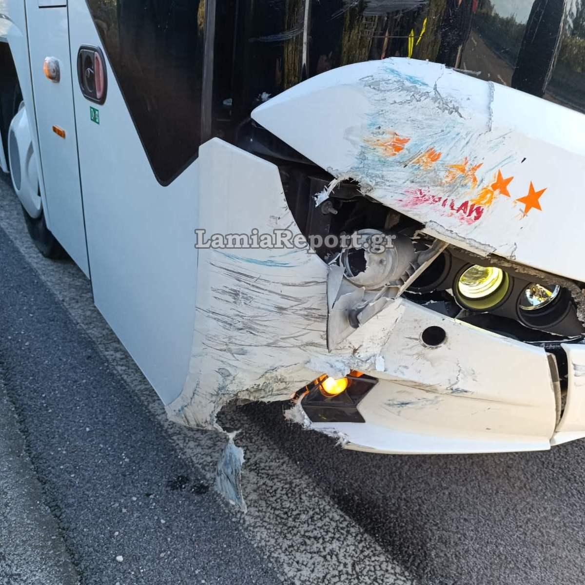 Τροχαίο στη Φθιώτιδα: ΚΤΕΛ με 58 επιβάτες συγκρούστηκε με αυτοκίνητο 1 troch leoph001