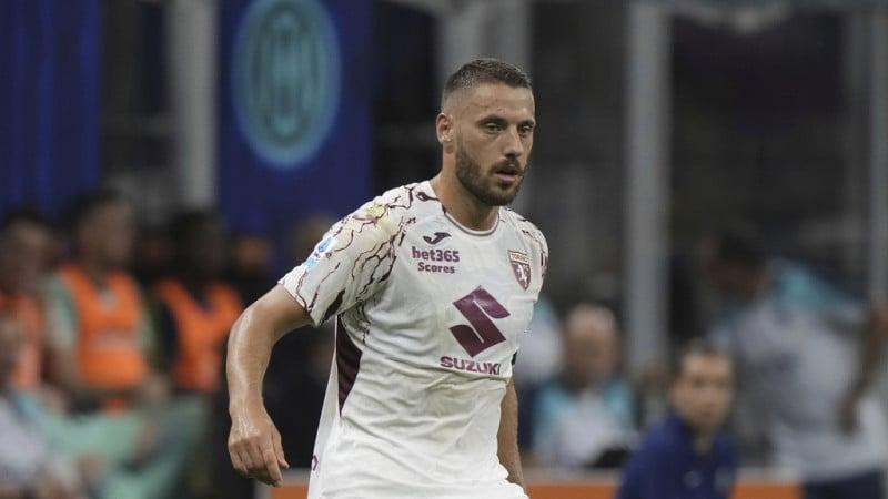 Πρωτοφανής διαμαρτυρία οπαδών: Πέταξαν κοπριά έξω από προπονητικό κέντρο