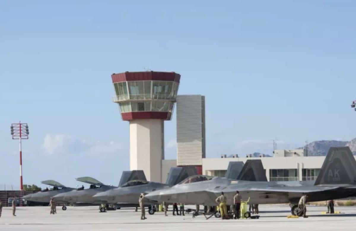 Έκλεισε η βάση στη Σούδα: Έκτακτα μέτρα συναγερμού και αεράμυνας 2 2026 02 28 19.34.45