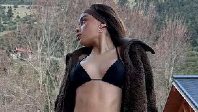 Πρόκληση: Σχεδόν γυμνή σύντροφος ποδοσφαιριστή στην Αράχωβα - Δείτε ΦΩΤΟ!