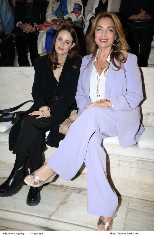 Μαρία Βοσκοπούλου: Η κόρη του Τόλη Βοσκόπουλου και της Άντζελας Γκερέκου είναι ερωτευμένη - Η φωτογραφία με τον σύντροφό της 2 1 4