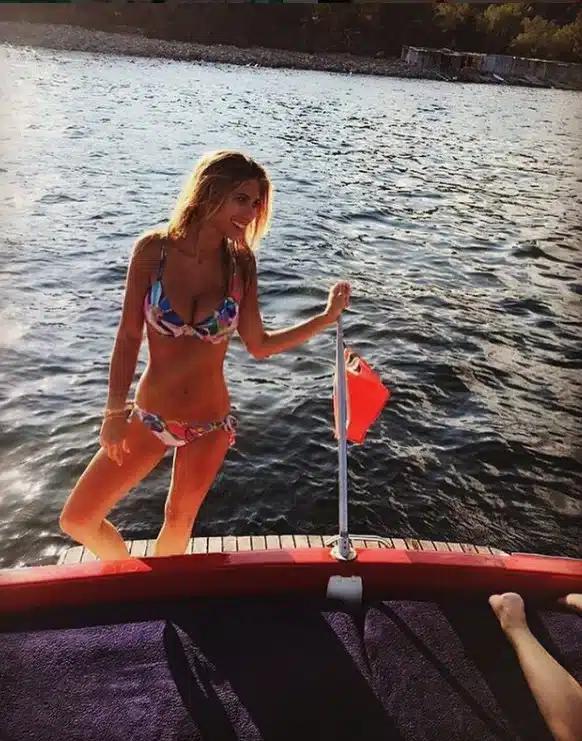 adelfi athinas onasi 9.jpg