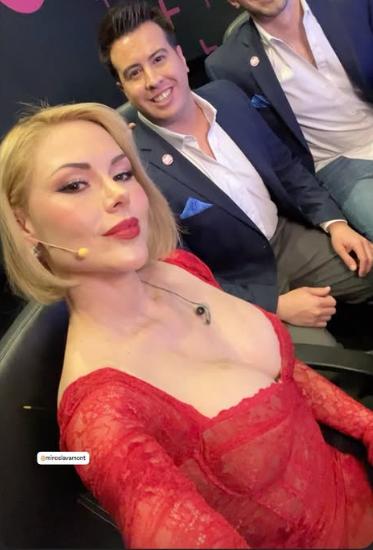 Αποκαλυπτική εμφάνιση παρουσιάστριας σε κορυφαία αθλητική εκπομπή (ΦΩΤΟ)