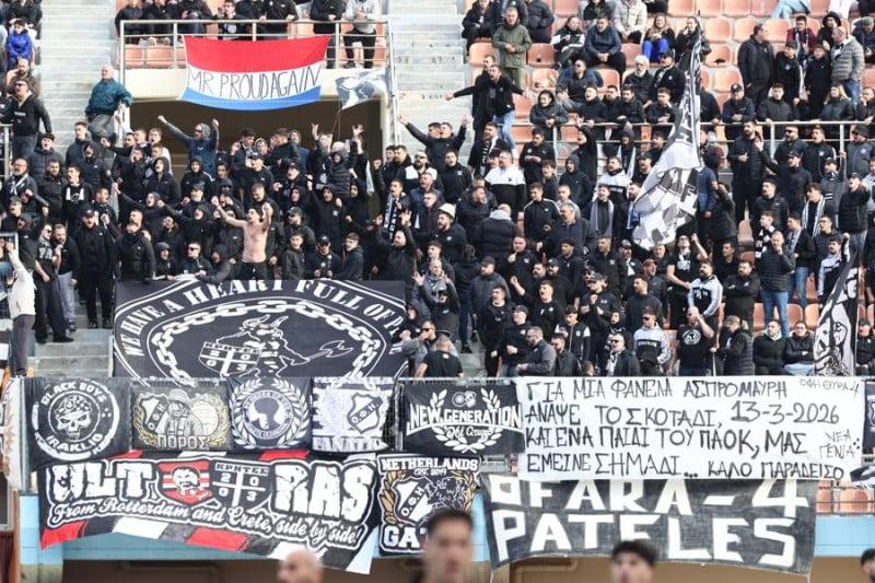 "Υπόκλιση" στον κόσμο του ΟΦΗ - Πανό για τον δολοφονημένο φίλο του ΠΑΟΚ