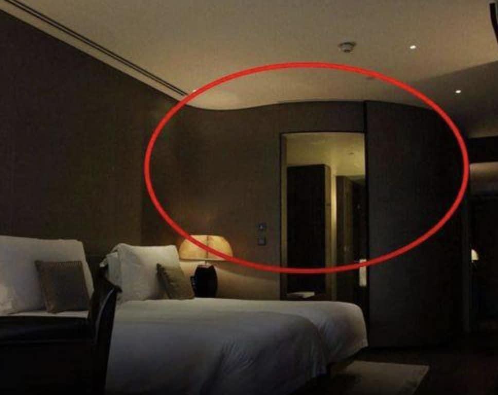 Γιατί πρέπει να ανάβετε το φως του μπάνιου όταν κοιμάστε σε ξενοδοχείο 1 stigmiotypo othonis 2025 04 08 00.31.58