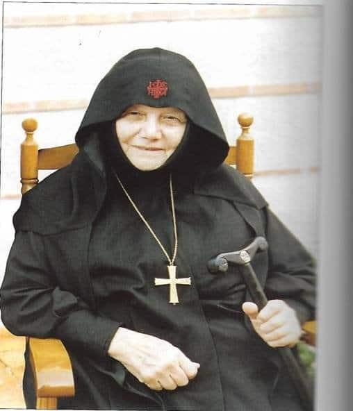 Η εφοπλίστρια που απαρνήθηκε τα πλοúτη και έγινε μοναχή και ηγουμένη στο όμορφο νησί των Οινουσσών 1 diafaneia1 1