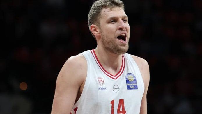 Ξέσπασμα Βεζένκοφ: «Μέχρι πότε θα χάνονται παιδιά για μια ομάδα;»