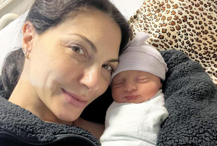 44χρονη αγόρασε σπέpμα online για να γίνει μητέρα – Έναν χρόνο αργότερα έμαθε την αλήθεια για την κόρη της στο Facebook 1