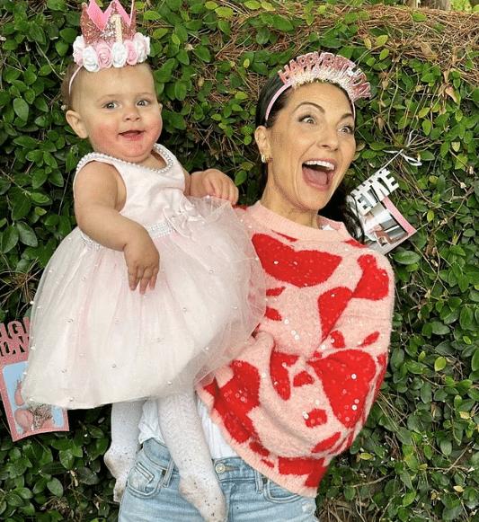 44χρονη αγόρασε σπέpμα online για να γίνει μητέρα – Έναν χρόνο αργότερα έμαθε την αλήθεια για την κόρη της στο Facebook 2 vrike sperma online 2