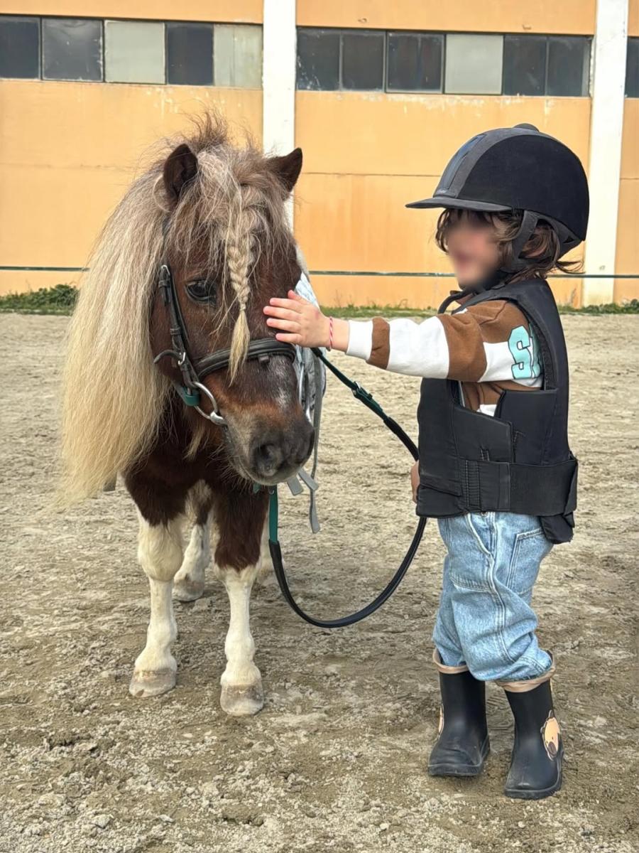 Ανθή Βούλγαρη: Ο γιος της έγινε ενός – Το πάρτι που οργάνωσε στον ιππικό όμιλο Μεσογείων 3 4 6