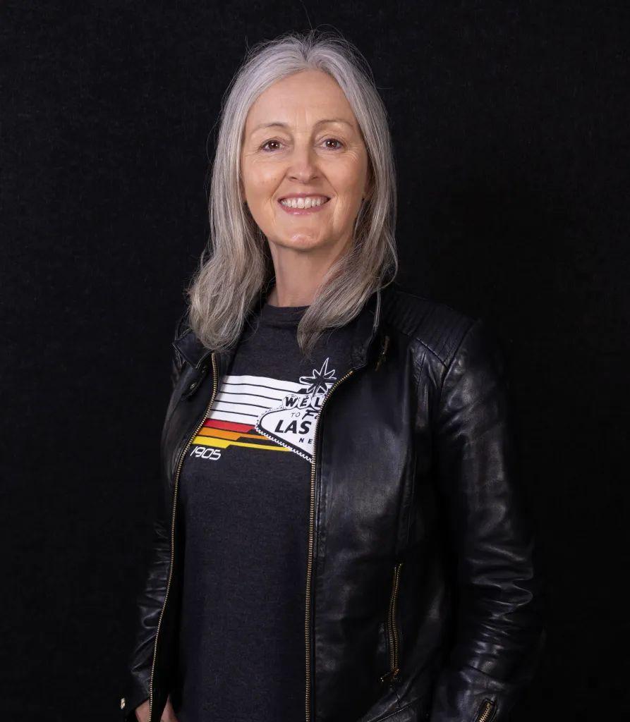 Η νευροεπιστήμονας Δρ. Τζούλια Τζόουνς αποδεικνύει ότι δεν χρειάζονται ακραίες δίαιτες για να κερδίσουμε χρόνια ζωής.