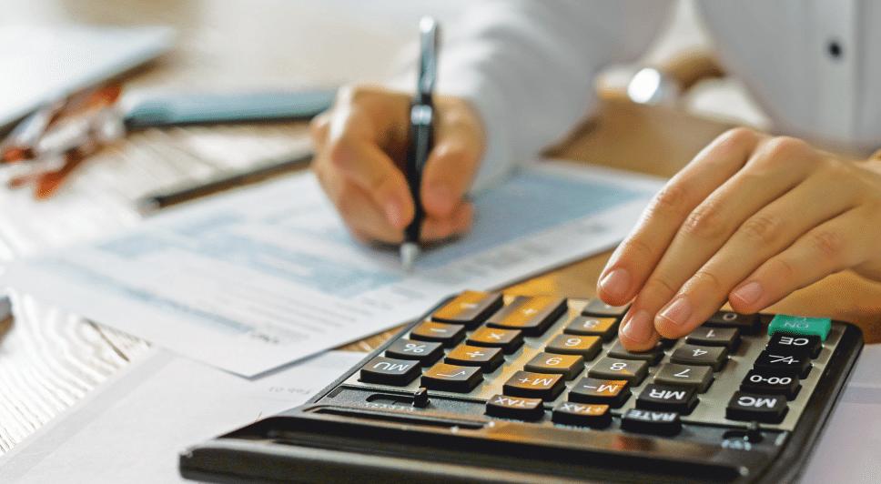 Πλασματικά έτη: Τα μυστικά για δημοσίους υπαλλήλους και ενστόλους 2 x kompiouter