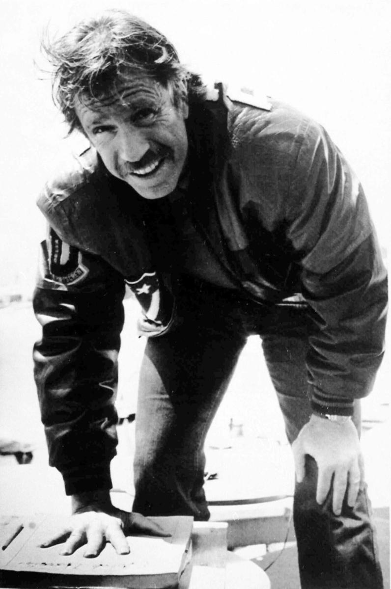 chuck norris pethane syzygos 5