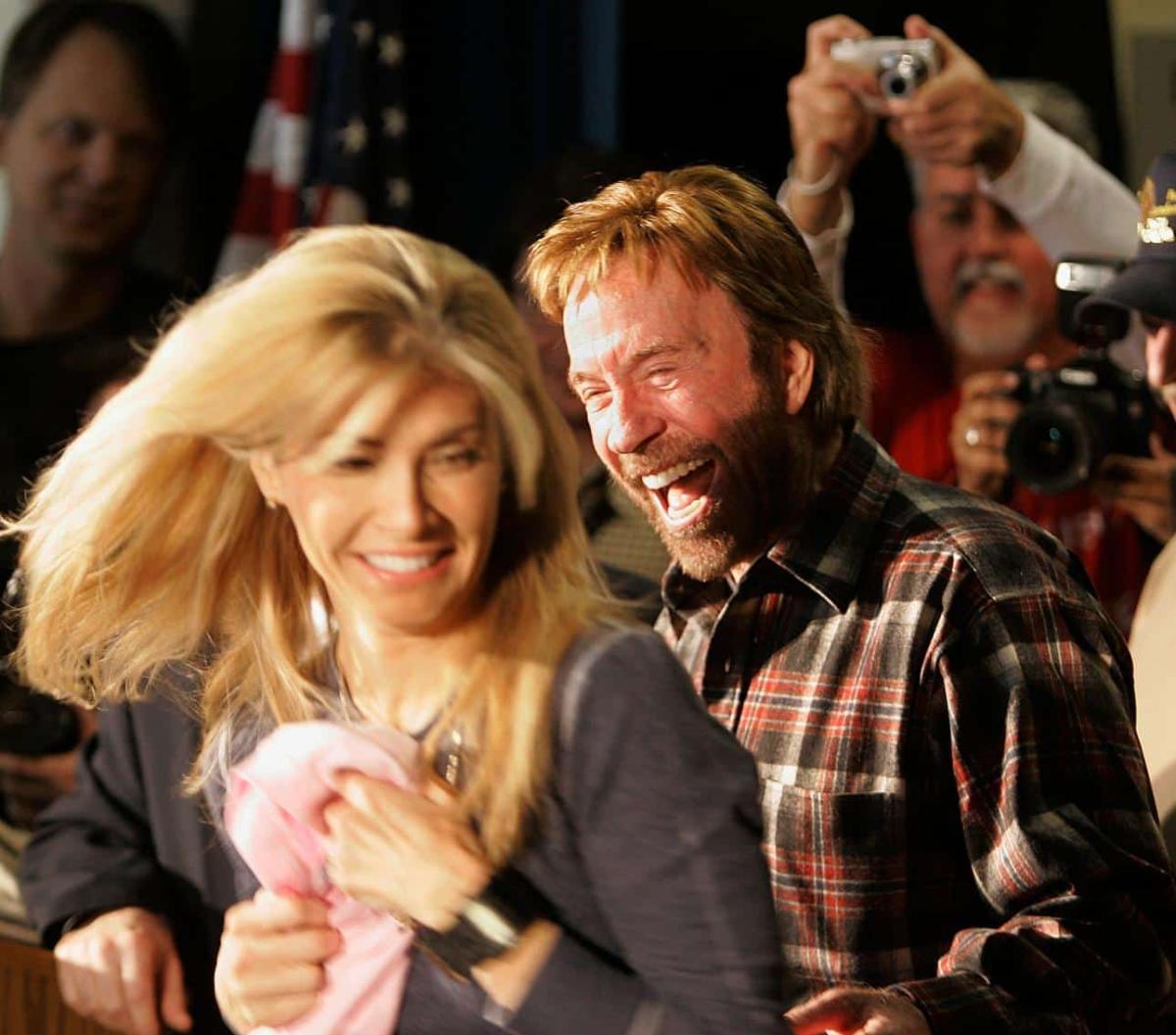 chuck norris pethane syzygos 2 1