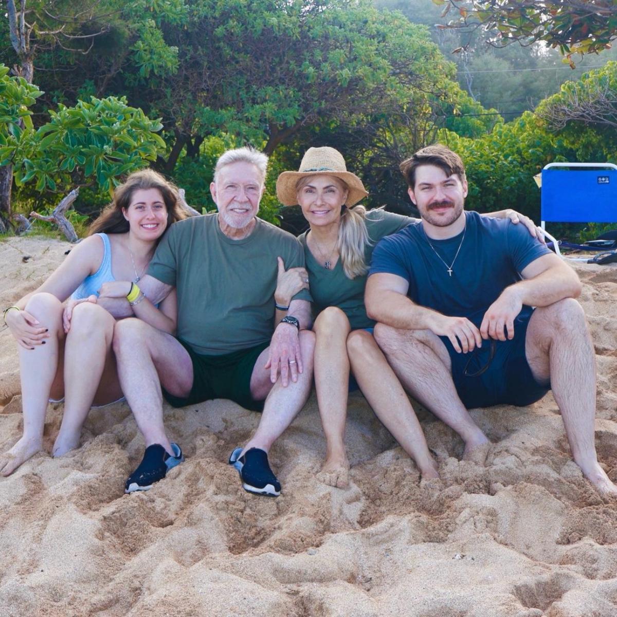 chuck norris oikogeneia