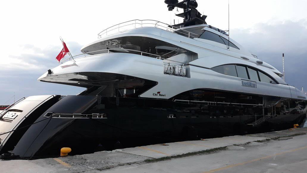 Γιάννης και Δήμητρα Κούστα – Στην αγορά για νέο super yacht; 3 200715084323 belita