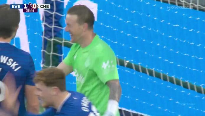 Τρομερός Πίκφορντ: Απίθανη απόκρουση στον Έντσο Φερνάντες (ΒΙΝΤΕΟ)